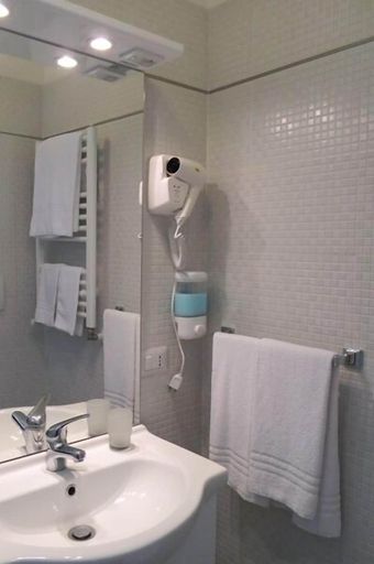 Bathroom 5, Agli Horti Sallustiani bed & breakfast, Roma