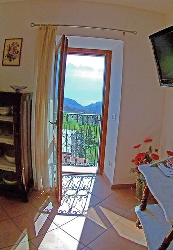 Others 5, Casa del Borgo Sole, Brescia