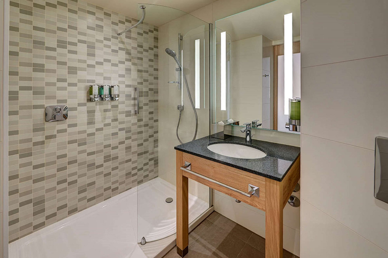 Bathroom 5, Hampton By Hilton Berlin City Centre Alexanderplatz, Berlin