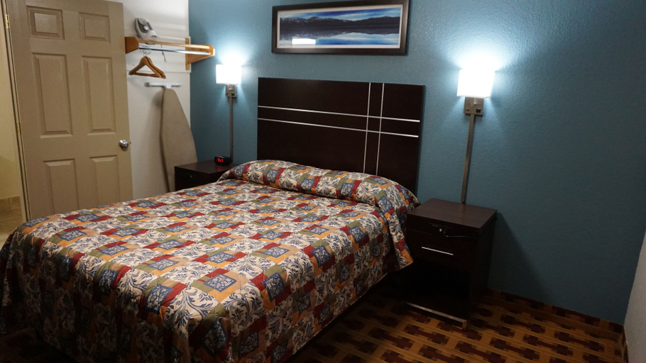 Bedroom 5, Lodge Inn, Burlington