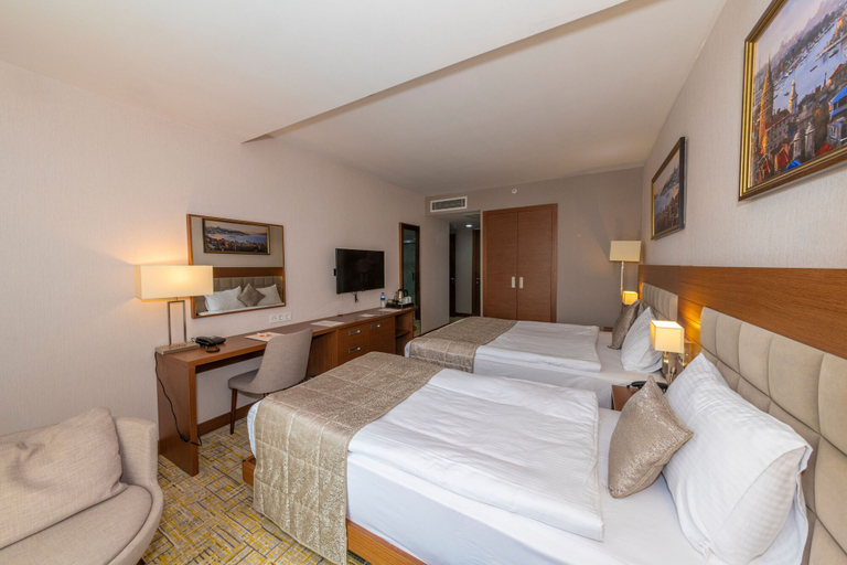 Bedroom 2, Land Park Hotel, Avcılar