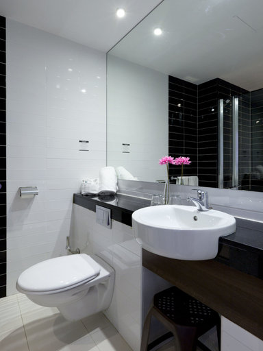 Bathroom 4, Hotel Olympia Universidades, Valencia