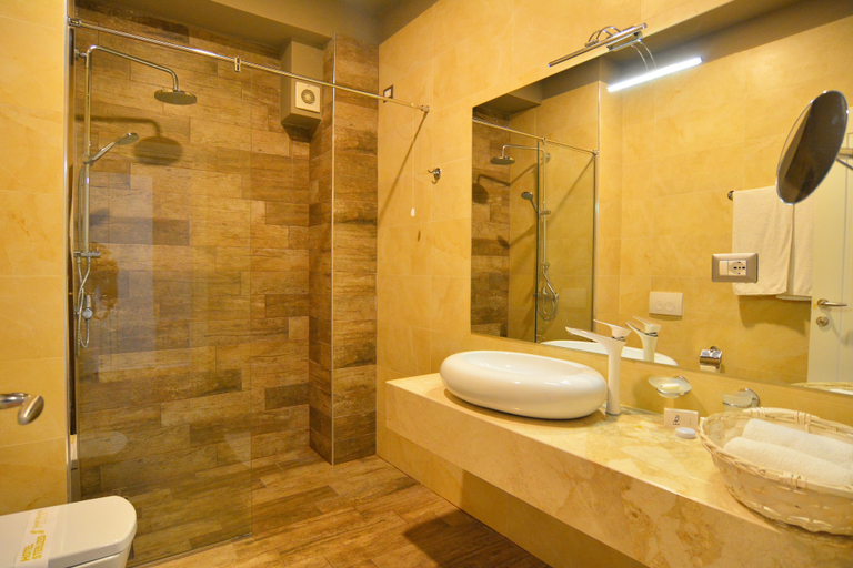 Bathroom 5, Sandy Beach Resort, Kavajës