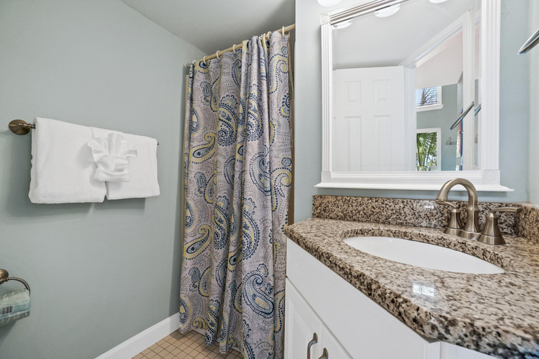 Bathroom 4, Sailfish Townhomes by Panhandle Getaways, Bay