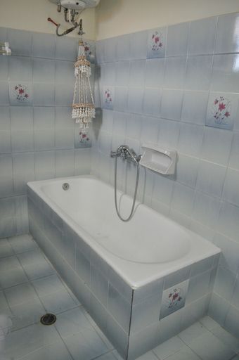 Bathroom 5, Lemoni Apartments, Ionian Islands