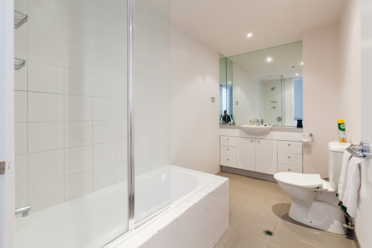 Bathroom 4, CLAUDE, 2BDR Melbourne Apartment, Melbourne