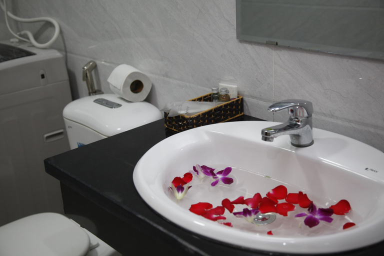 Bathroom 4, Onion Hotel & Apartments, Da Nang