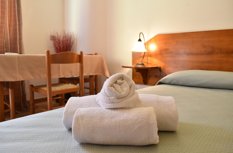 Bedroom 3, Hotel Residence Ampurias, Sassari