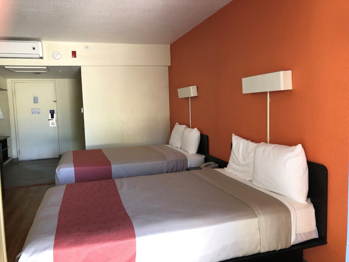 Bedroom 4, Days Inn by Wyndham Brawley, Imperial