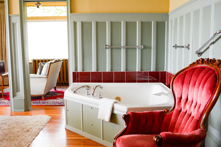 Bathroom 5, Dashwood Manor Seaside Bed & Breakfast, Capital