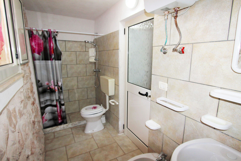 Bathroom 3, Trullo Saracino, Lecce