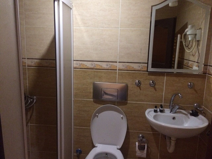 Bathroom 5, Monastery Cave Hotel, Ürgüp