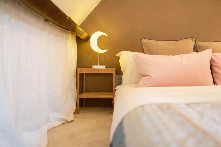 Bedroom 3, The Loft 2BR Duplex, Central & Parking, Cardiff