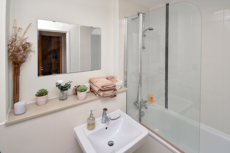 Bathroom 2, The Hub - Milton Keynes - Instagram Heaven, Milton Keynes