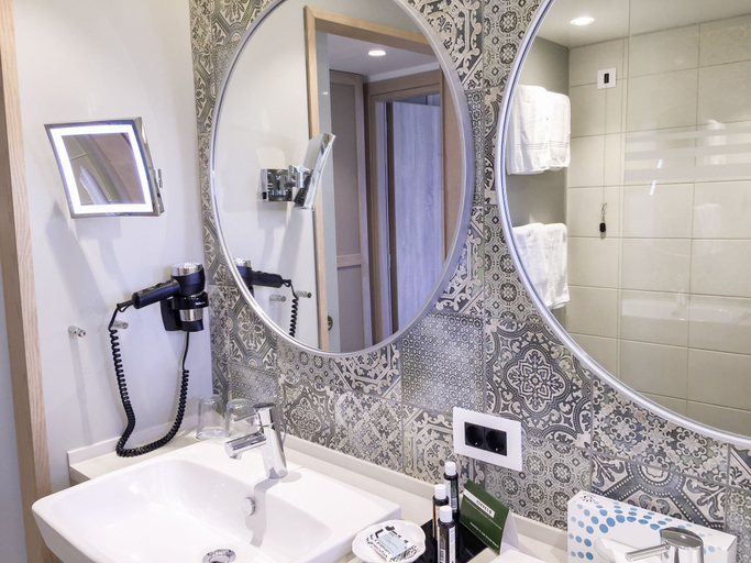 Bathroom 4, ROBINSON KYLLINI BEACH, West Greece