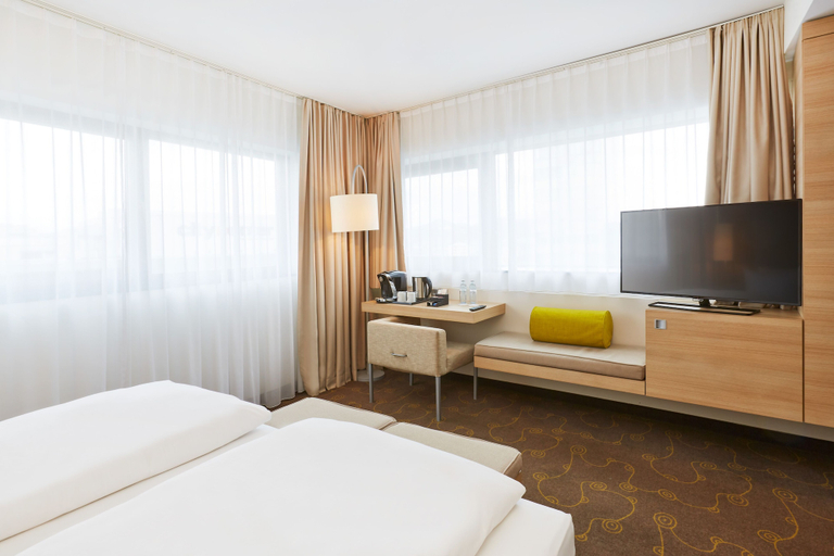 Bedroom 3, Hotel Salzburg-Hauptbahnhof, Salzburg