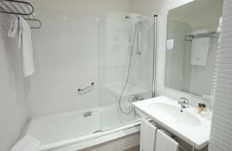 Bathroom 4, Aparthotel Attica21 As Galeras, A Coruña