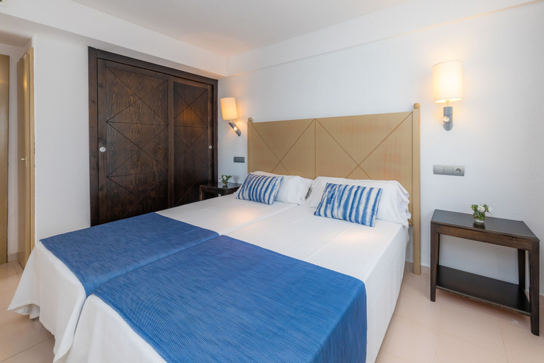 Bedroom 5, Blau Punta Reina, Baleares