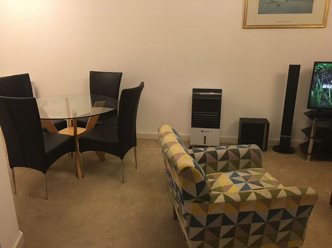 Others 5, VMG Living, Kent