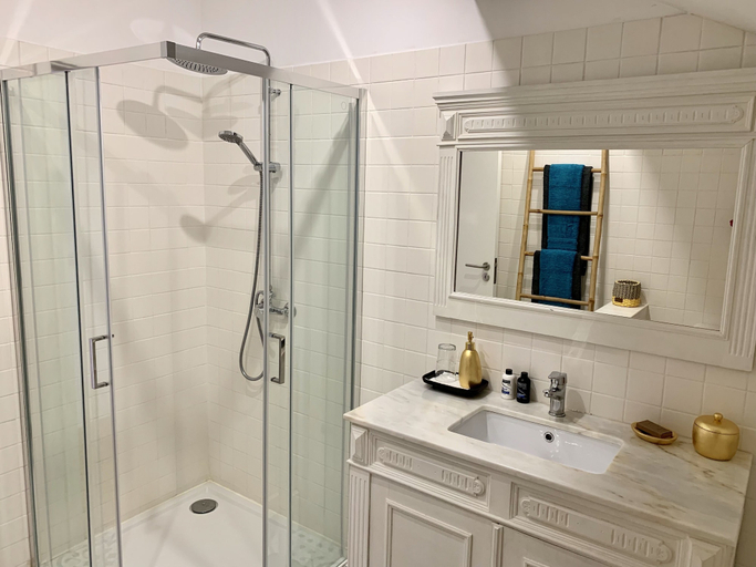 Bathroom, Porto Skylight Loft, Porto