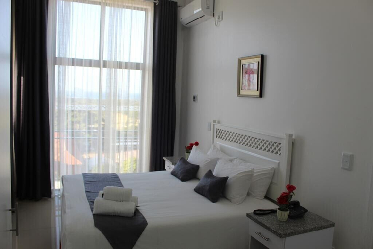 Bedroom 2, Royal Ushaka Hotel- Morningside, eThekwini