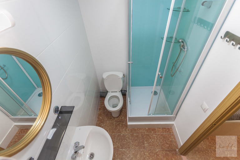 Bathroom 4, Loft Hostal - Hostel, Girona
