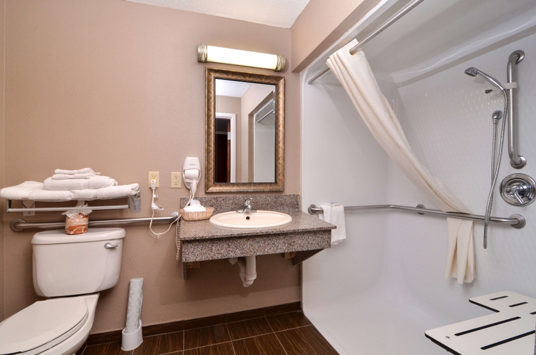 Bathroom 5, Best Western Dayton Inn & Suites, Liberty