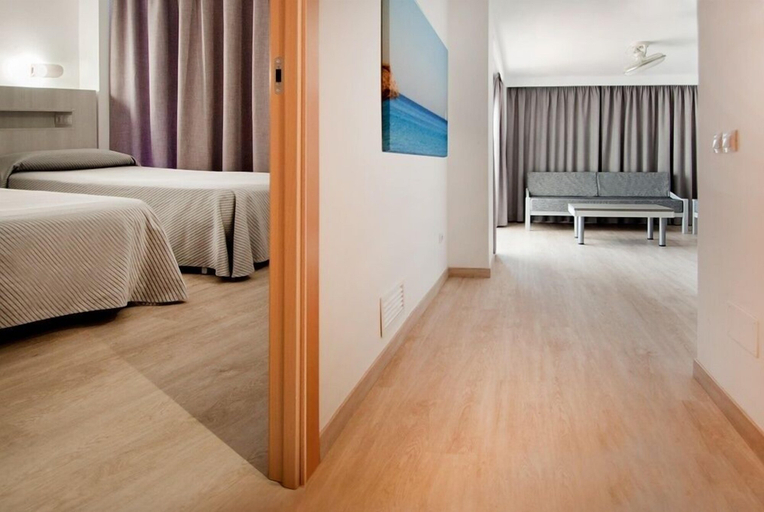 Bedroom 4, Apartamentos Sol y Vera, Baleares