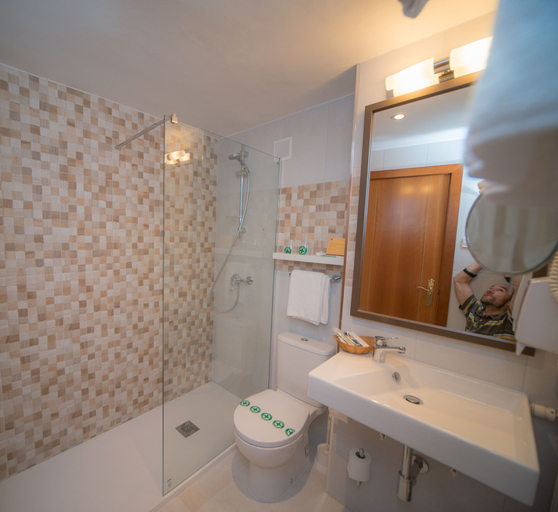 Bathroom 5, Gran Hotel De Jaca, Huesca