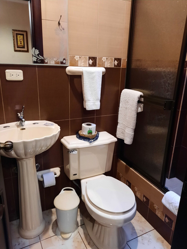 Bathroom 4, La Posada Cuencana, Cuenca