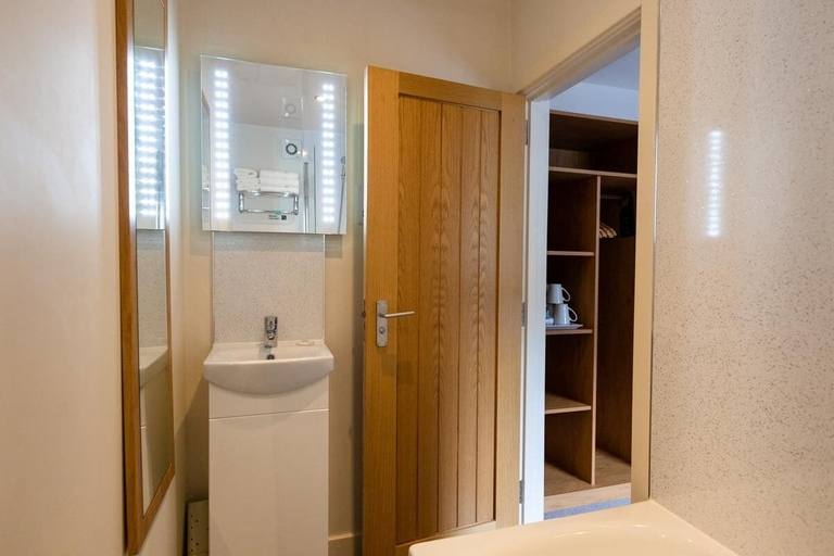Bathroom 3, Harbour House Bed & Breakfast, Highland