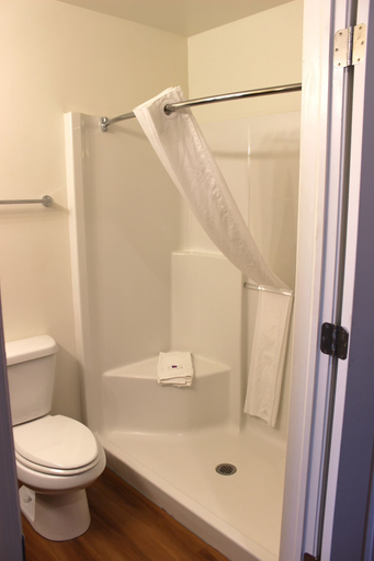 Bathroom 4, Motel 6 Rexburg, ID, Madison