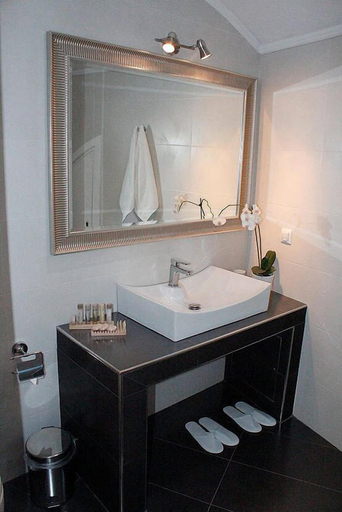 Bathroom 5, Archontiko Suites Santorini, South Aegean