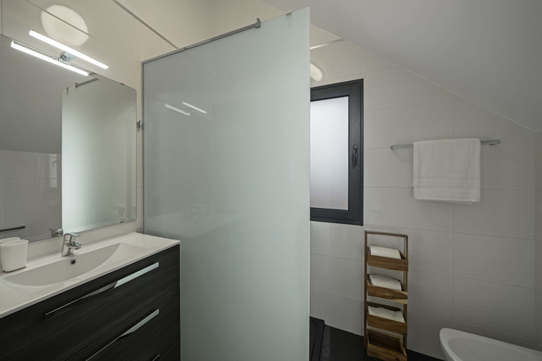 Bathroom 4, Oscars House, Quiet Area for Small Families, Ponta do Sol
