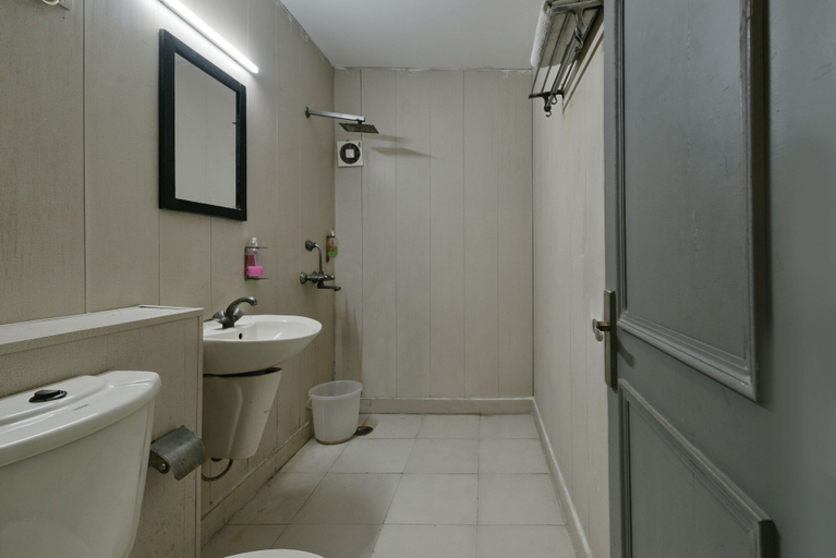 Bathroom 3, Hotel Admire Inn Sector-51 by ASPL, Gautam Buddha Nagar