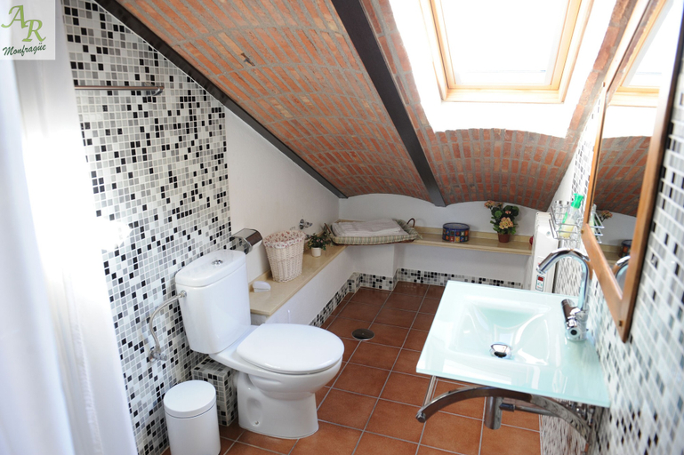 Bathroom 3, Apartamentos Monfragüe, Cáceres