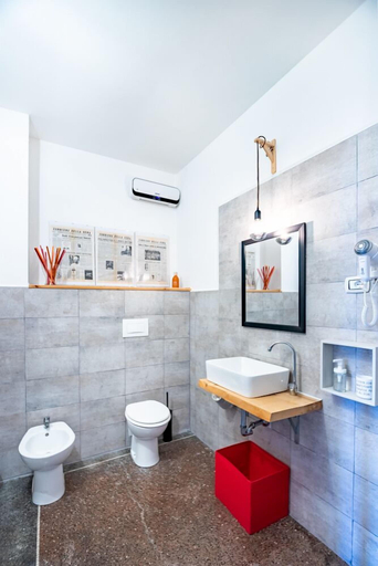 Bathroom 5, Maison44, La Spezia