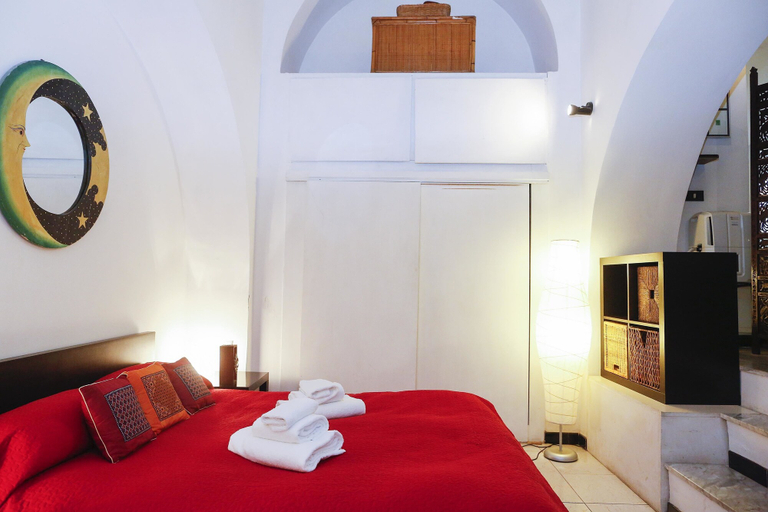 Room 2, Caio Mario, Rome