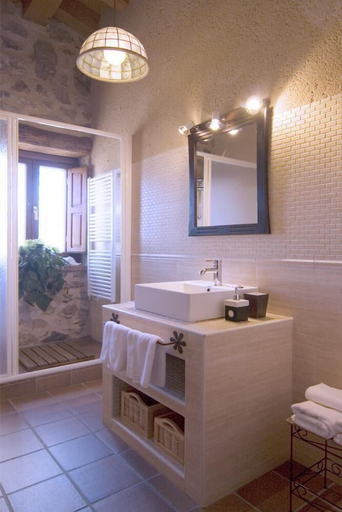 Bathroom 4, Camino del Prado, Segovia