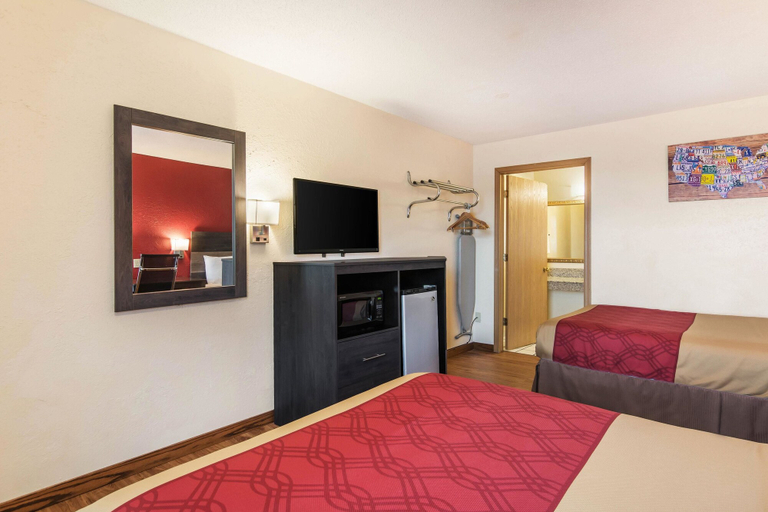 Bedroom 3, Econo Lodge Cloverdale, Putnam