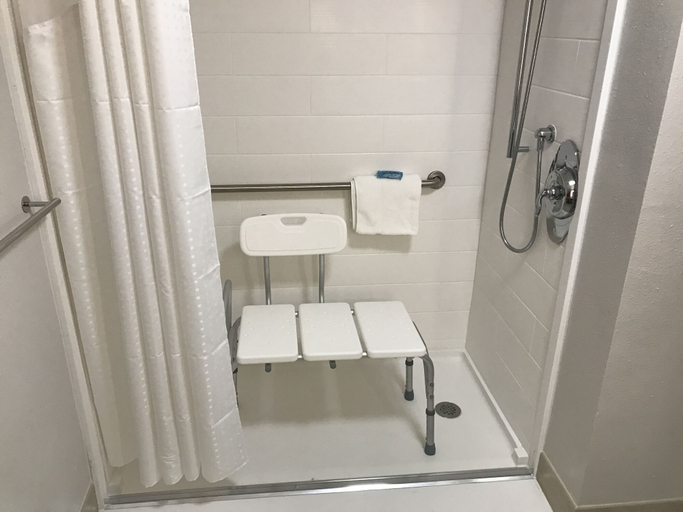 Bathroom 5, Holiday Inn Express NAPLES SOUTH - I-75 by IHG, Collier