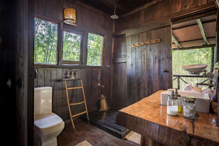 Bathroom 3, Pugdundee Safaris- Tree House Hideaway, Umaria