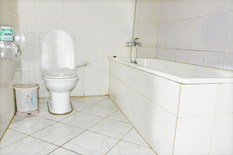 Bathroom 4, Tinho Guest House, Gasabo
