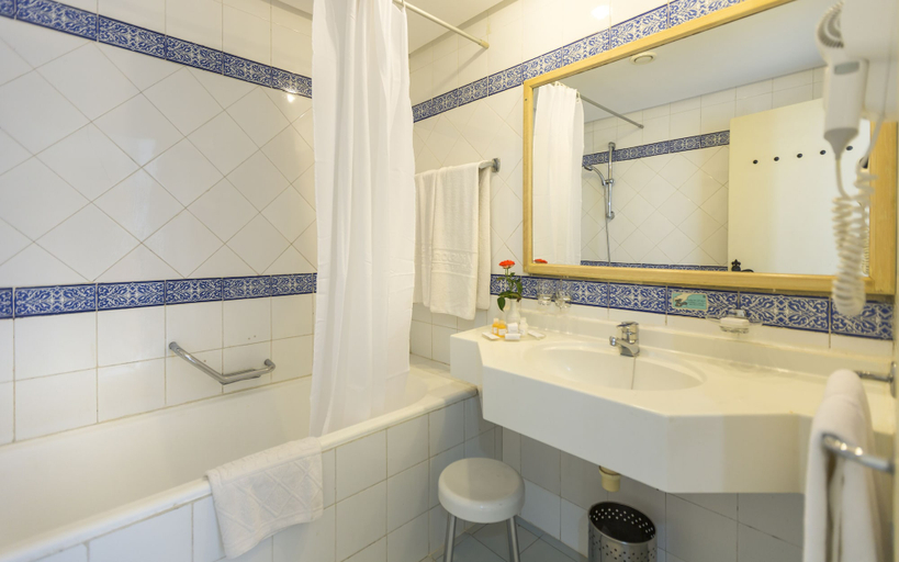 Bathroom 5, El Mouradi Skanes, Monastir