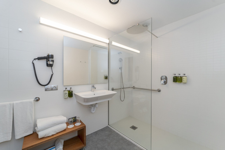 Bathroom 4, ARTIEM Urban Apartments, Baleares