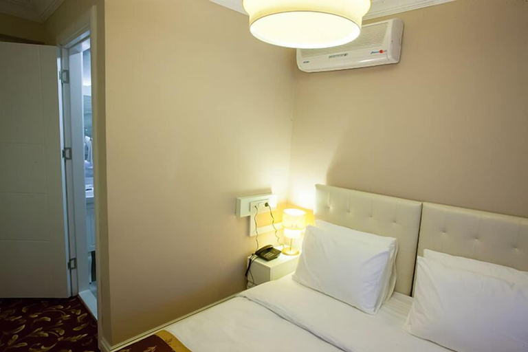 Bedroom 2, Istanburg Efes Hotel, Beyoğlu