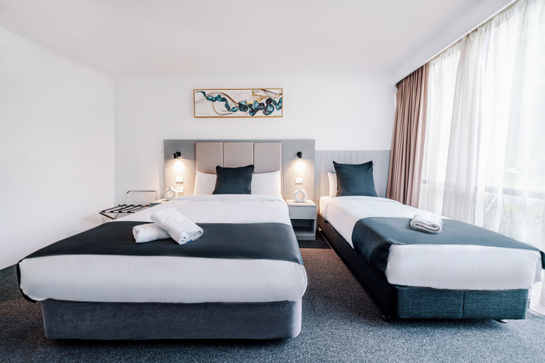 Bedroom 2, The Select Inn Penrith, Penrith - West
