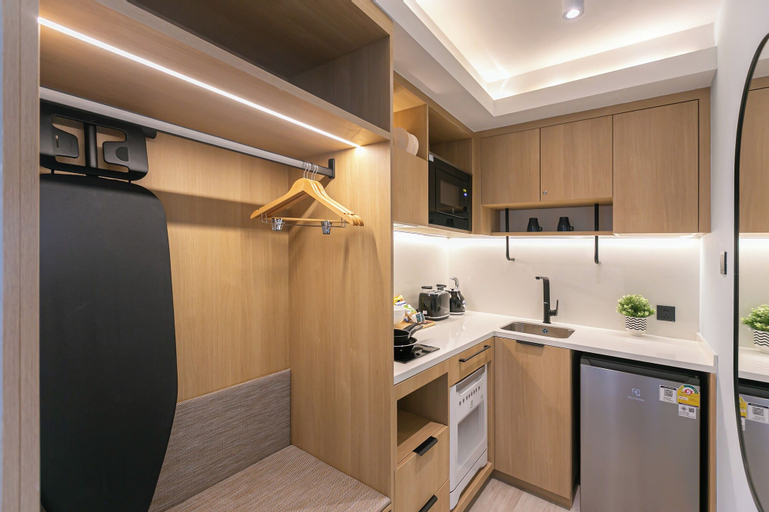 Dining Room 10