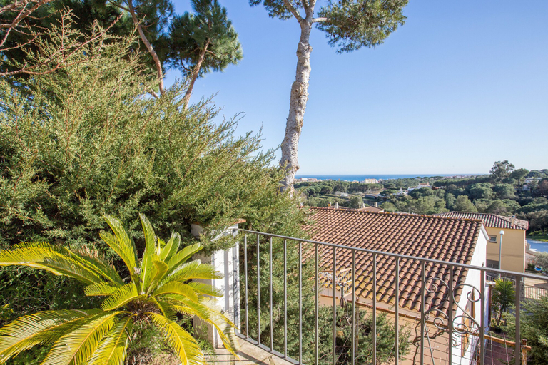 Others 5, Villa Crespo, Girona