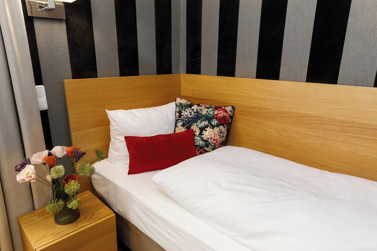 Bedroom 4, Hotel Am Peterstor, Regensburg